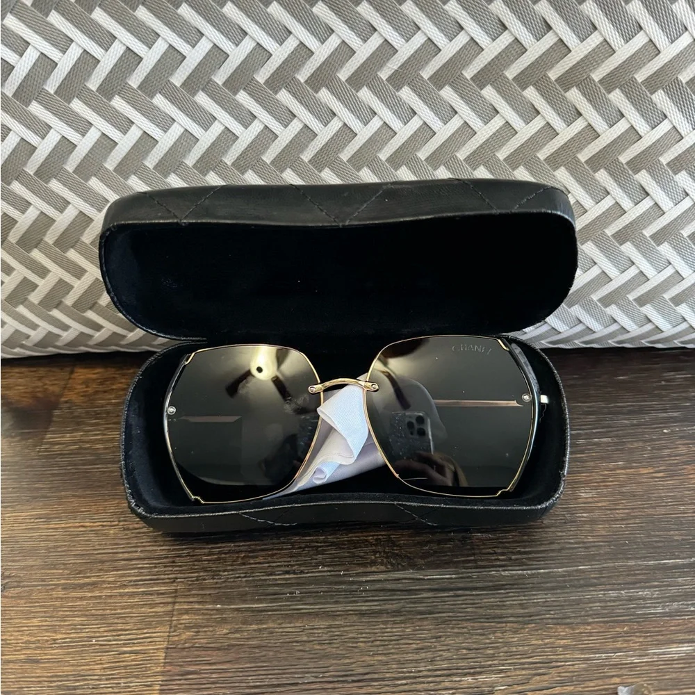 Chanel Sunglasses - Picture 9 of 9